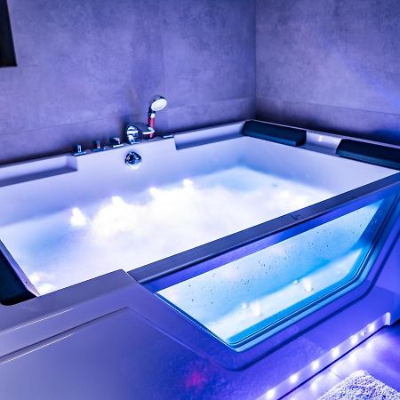 Domek Hot Tub Jacuzzi Chillout コウォブジェク エクステリア 写真